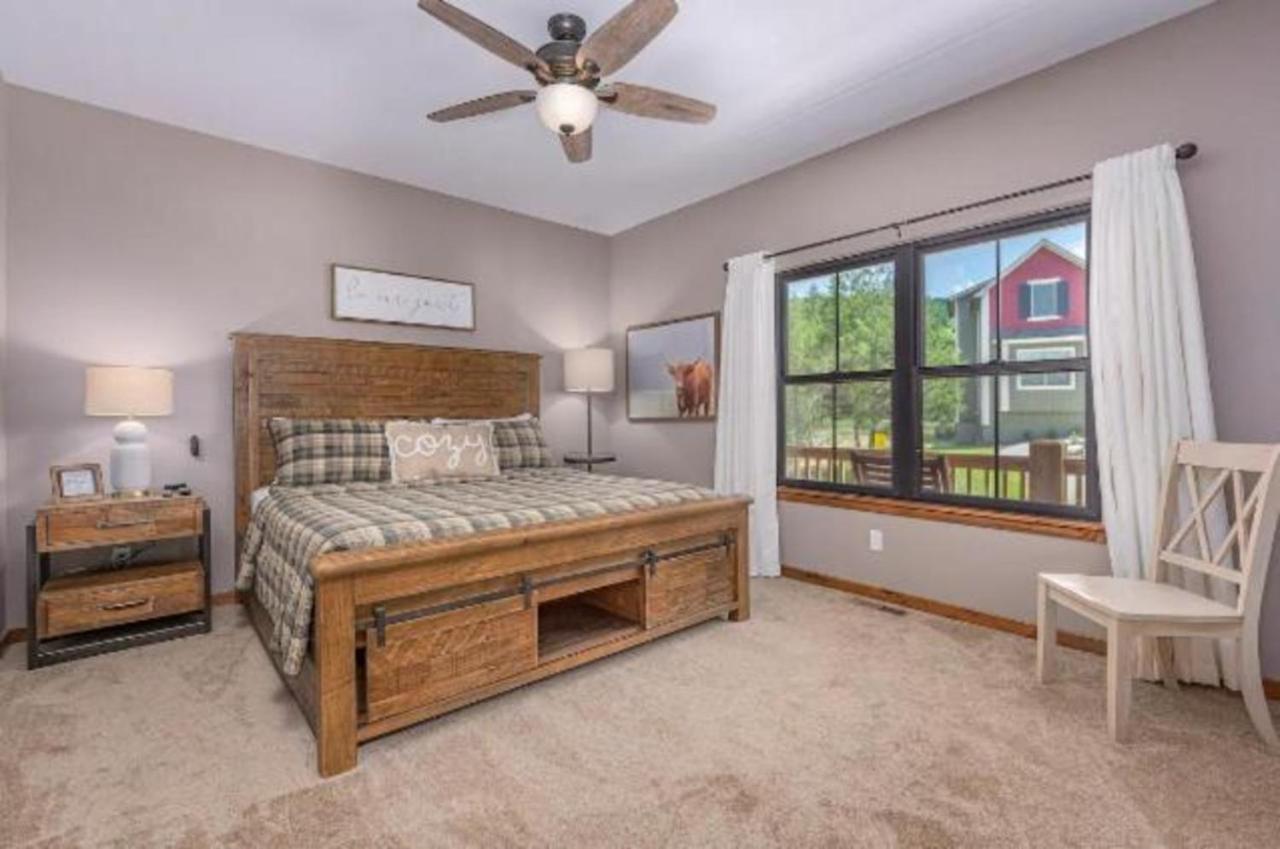 Villa Premier Retreat With Hot Tub, Theater & Pool Table Hollister Exterior foto