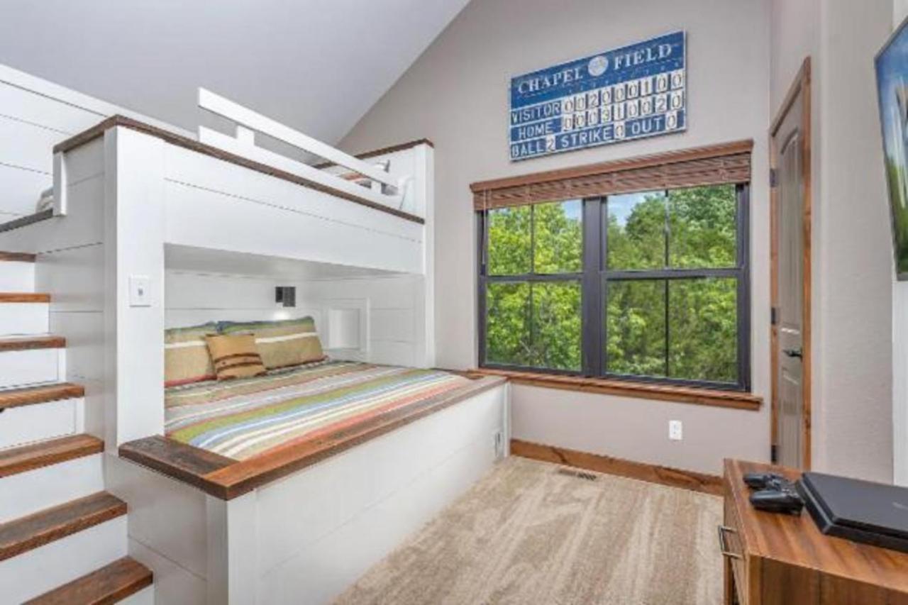 Villa Premier Retreat With Hot Tub, Theater & Pool Table Hollister Exterior foto