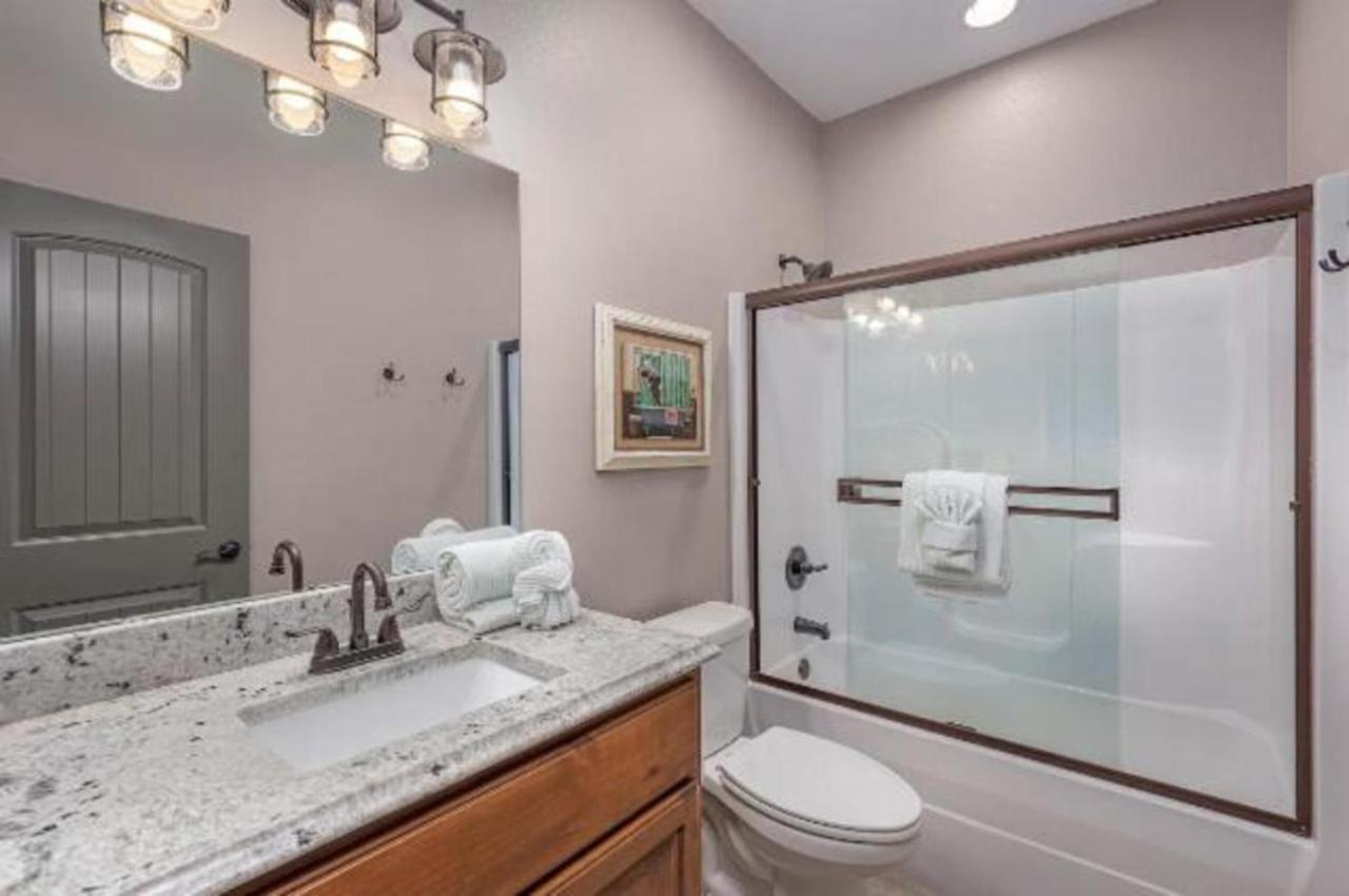 Villa Premier Retreat With Hot Tub, Theater & Pool Table Hollister Exterior foto