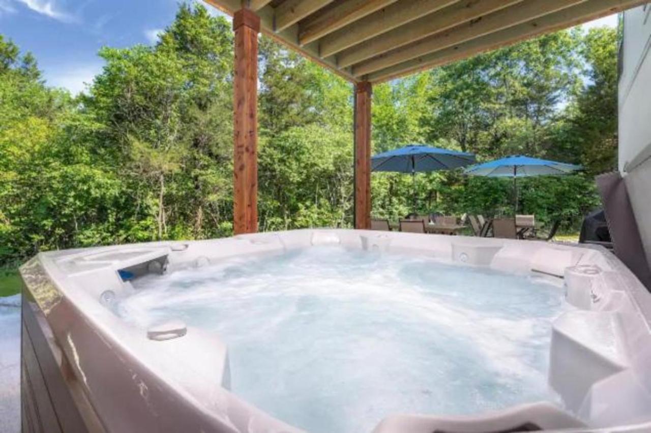 Villa Premier Retreat With Hot Tub, Theater & Pool Table Hollister Exterior foto