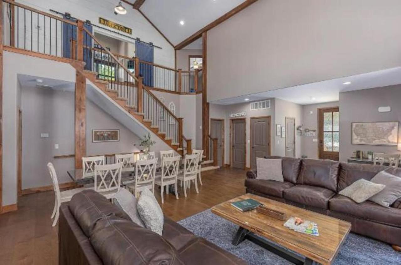 Villa Premier Retreat With Hot Tub, Theater & Pool Table Hollister Exterior foto