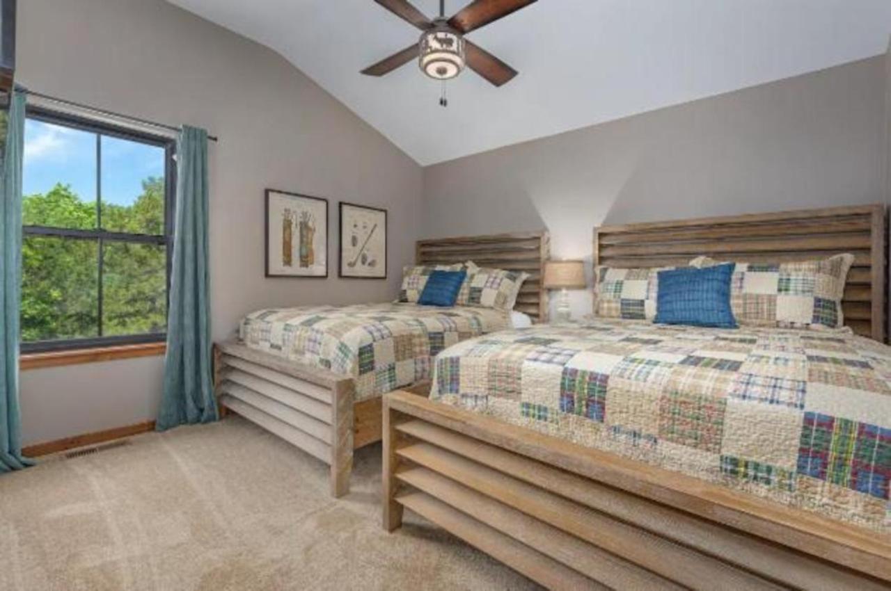 Villa Premier Retreat With Hot Tub, Theater & Pool Table Hollister Exterior foto