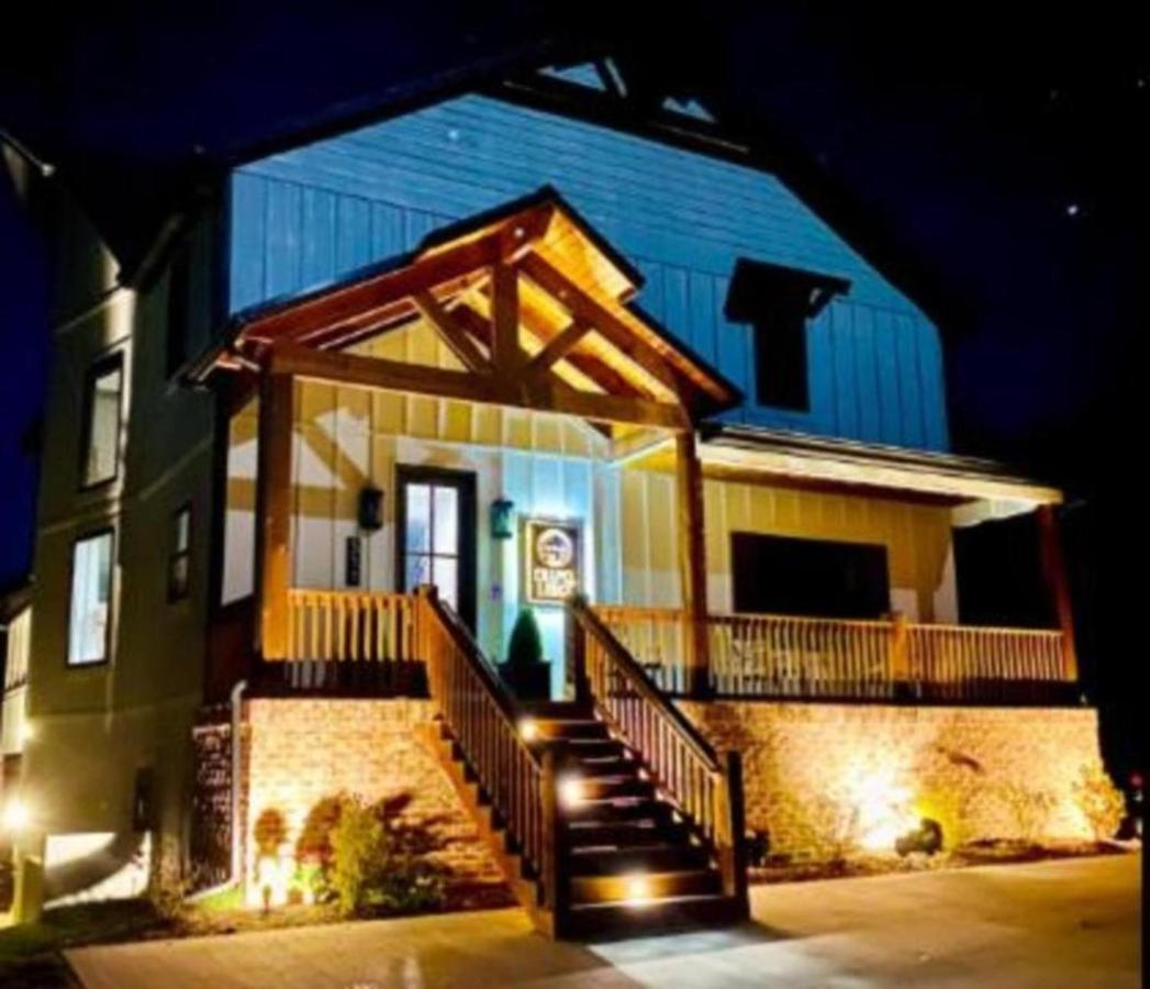Villa Premier Retreat With Hot Tub, Theater & Pool Table Hollister Exterior foto